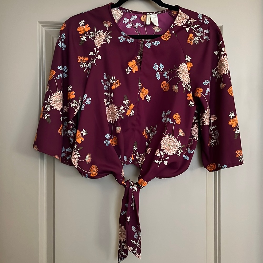 Small cropped blouse with multi-color flower design